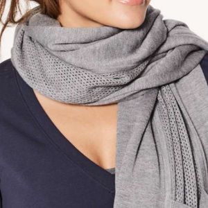 Lululemon In The Studio Scarf Gray. Lightweight Scarf with Pockrts